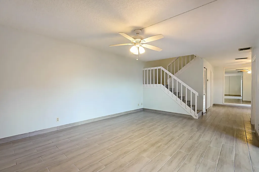 253 Woodland Road Palm Springs FL 33461
