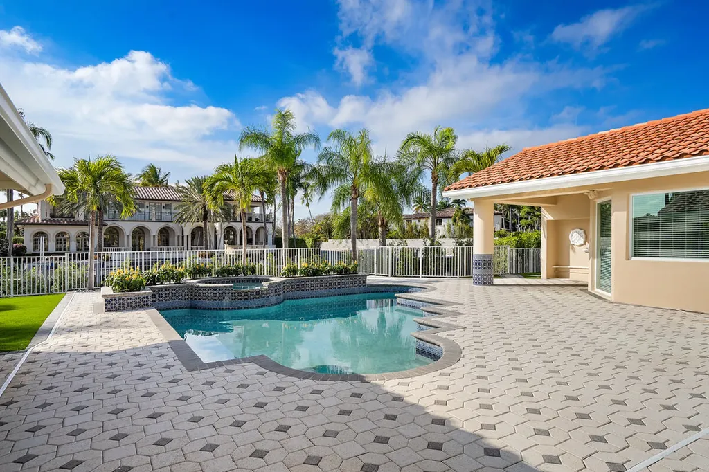 533 E Alexander Palm Road Boca Raton FL 33432