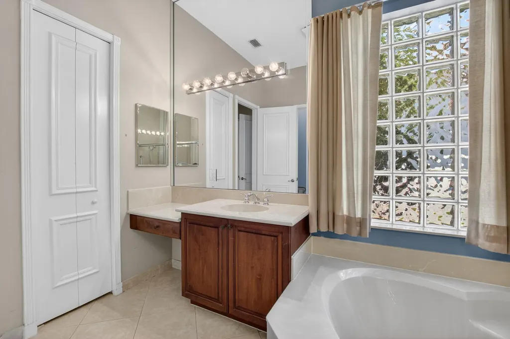 6959 Imperial Beach Circle Delray Beach FL 33446