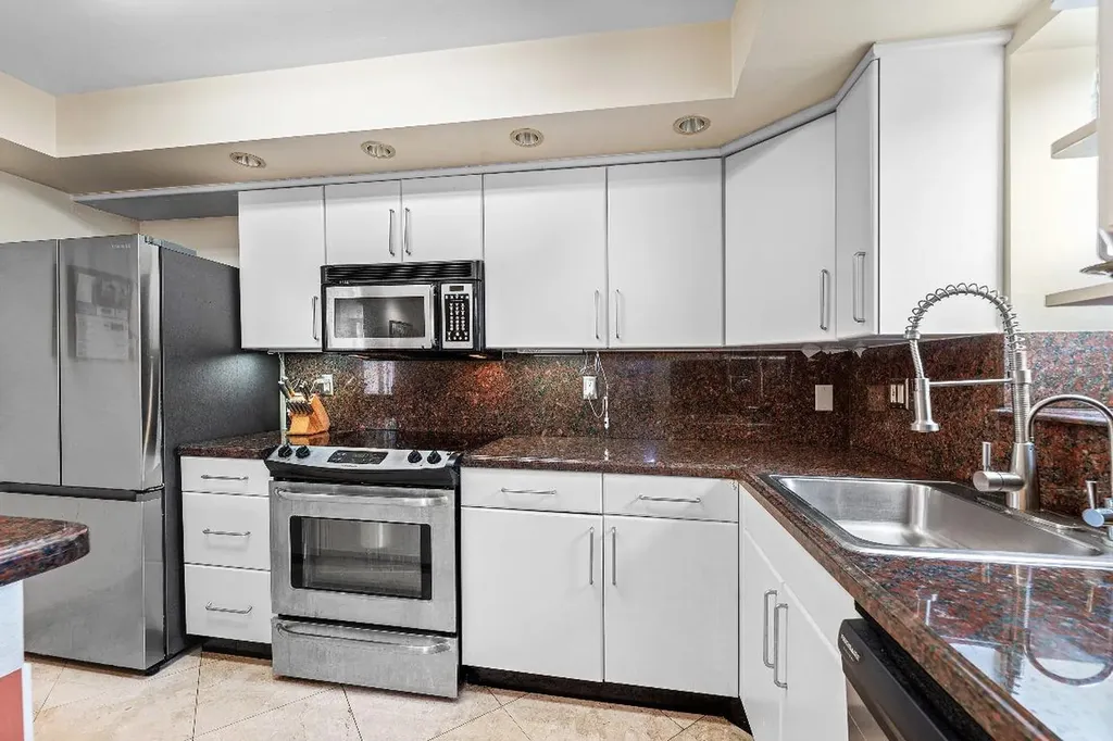 20200 W Country Club Drive Aventura FL 33180