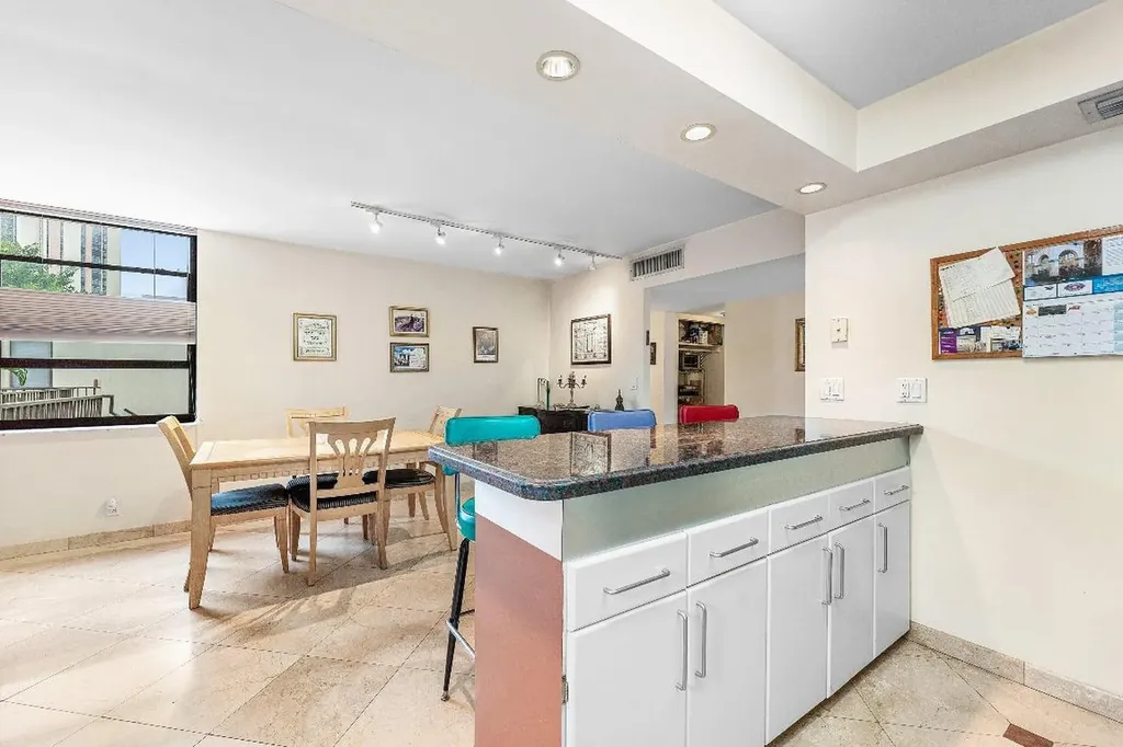 20200 W Country Club Drive Aventura FL 33180