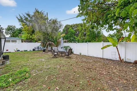 1236 SW 75th Avenue North Lauderdale FL 33068