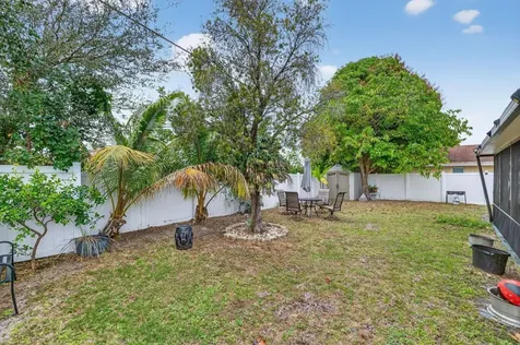 1236 SW 75th Avenue North Lauderdale FL 33068