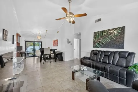 1236 SW 75th Avenue North Lauderdale FL 33068
