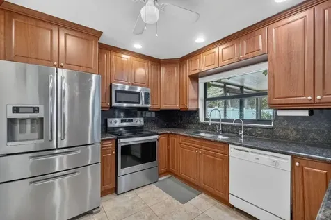 1236 SW 75th Avenue North Lauderdale FL 33068