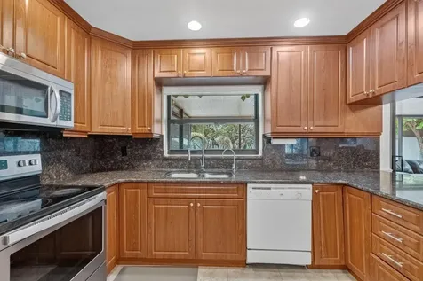 1236 SW 75th Avenue North Lauderdale FL 33068