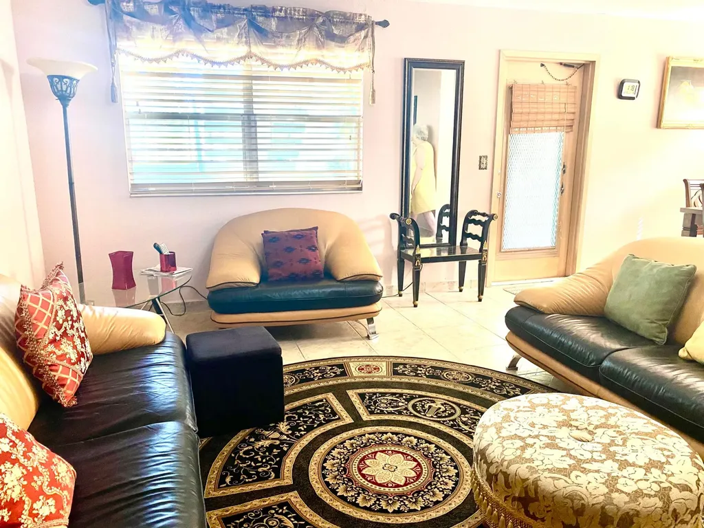 64 Flanders B Delray Beach FL 33484