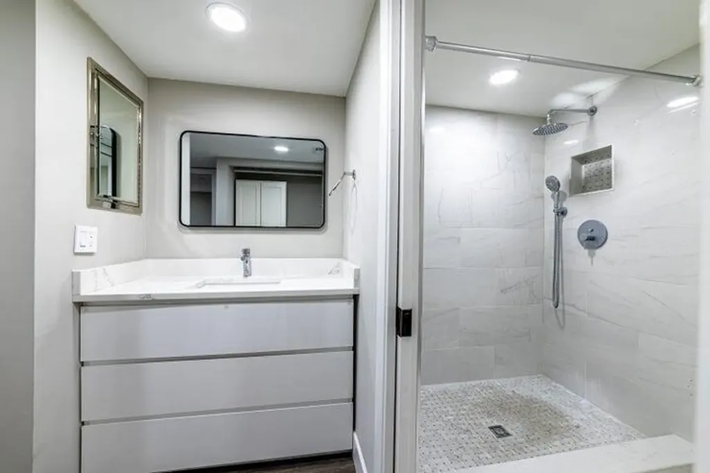 2517 Presidential Way West Palm Beach FL 33401