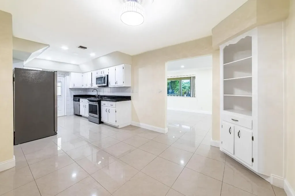 3730 NE 13th Terrace Pompano Beach FL 33064