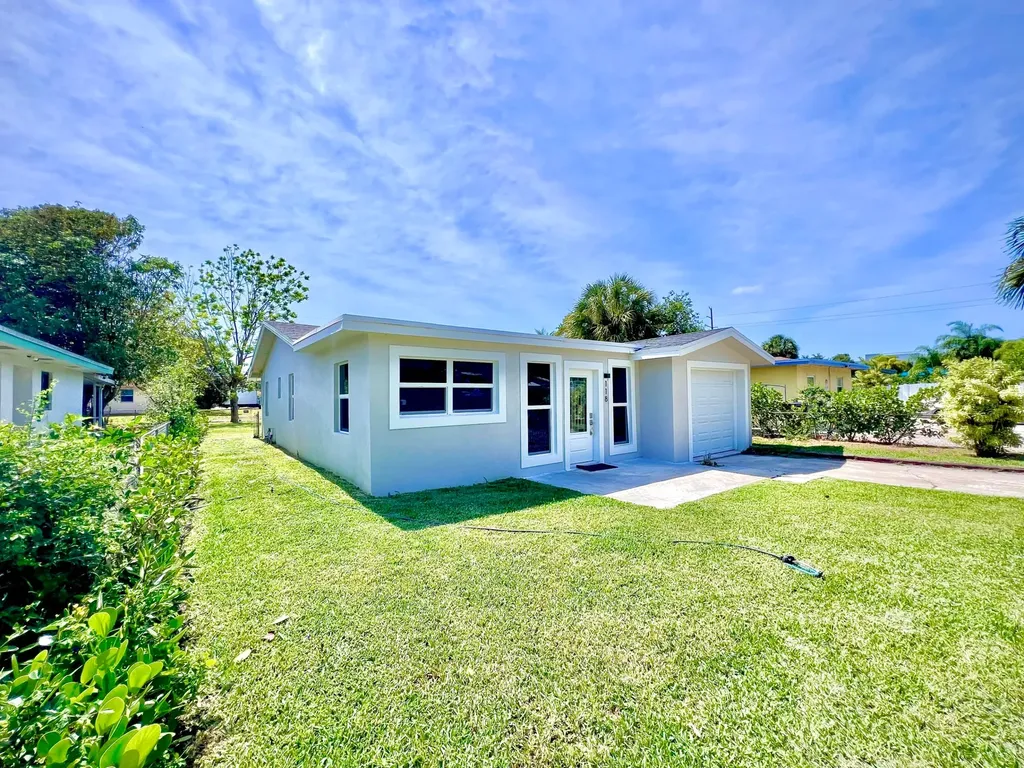 118 SW 9th Avenue Delray Beach FL 33444