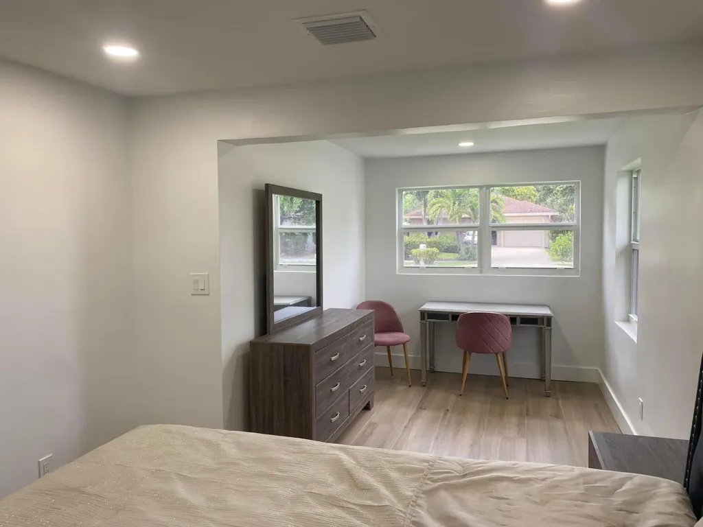 118 SW 9th Avenue Delray Beach FL 33444