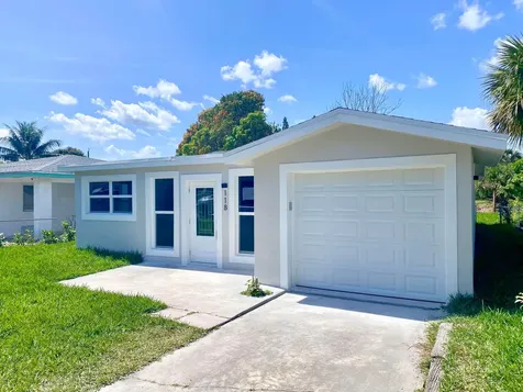 118 SW 9th Avenue Delray Beach FL 33444