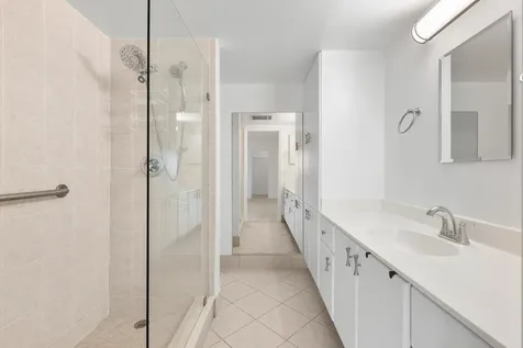 306 Wellington E West Palm Beach FL 33417