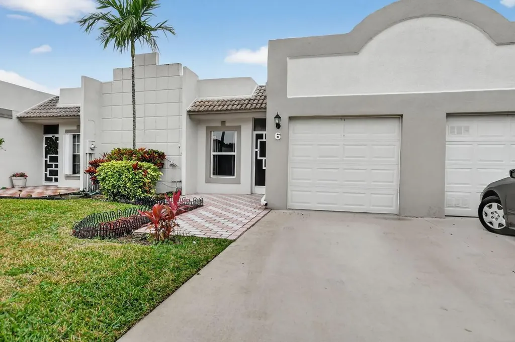 18900 Haywood Terrace Boca Raton FL 33496