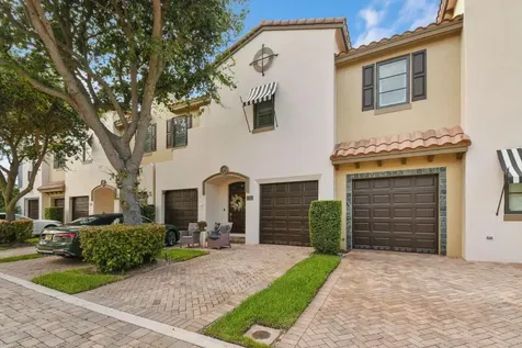 120 Via Villagio Hypoluxo FL 33462
