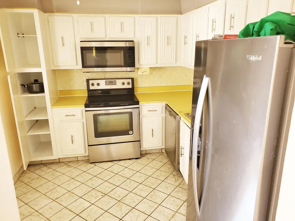2811 Somerset Drive Lauderdale Lakes FL 33311