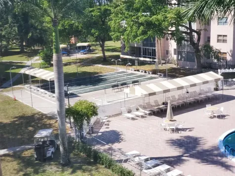 2811 Somerset Drive Lauderdale Lakes FL 33311