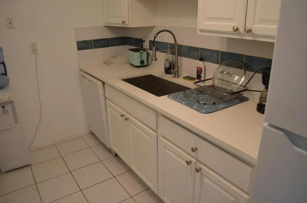 658 NE 6th Court E Boynton Beach FL 33435