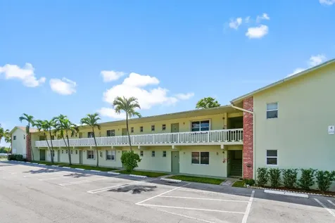 658 NE 6th Court E Boynton Beach FL 33435