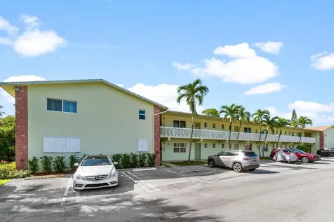 658 NE 6th Court E Boynton Beach FL 33435