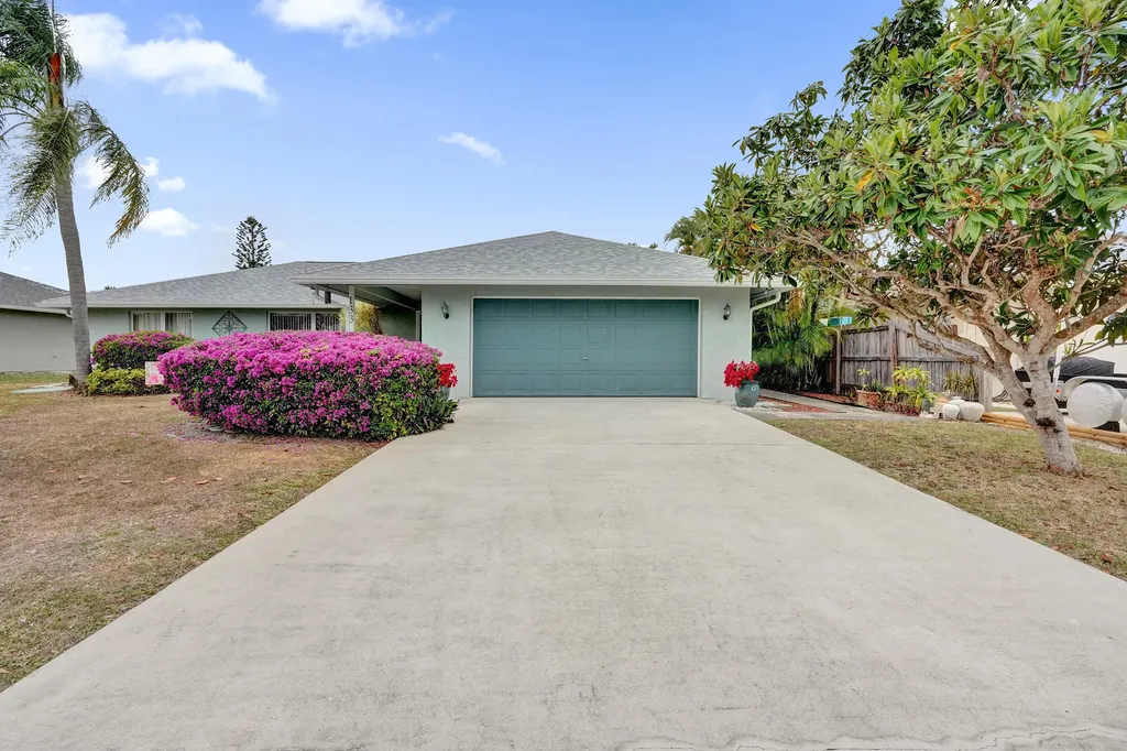 133 NE Fatima Terrace Port St Lucie FL 34983