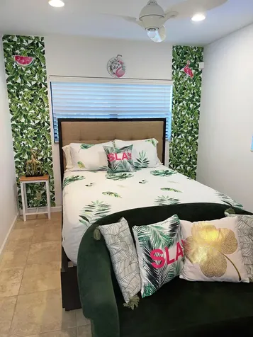 916 W Drew Street Lantana FL 33462