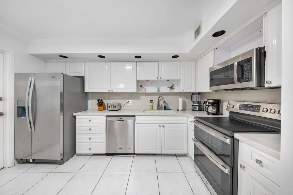 1370 S Ocean Boulevard Pompano Beach FL 33062