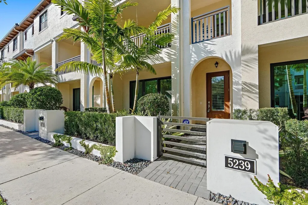 5239 Beckman Terrace Palm Beach Gardens FL 33418