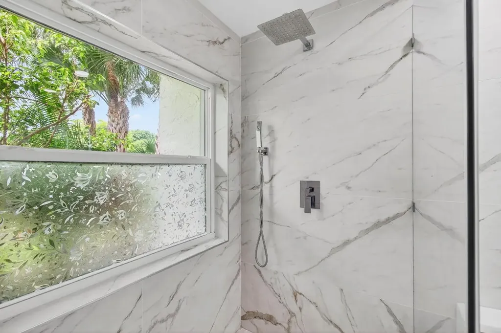 5735 Lakeview Mews Circle Boynton Beach FL 33437