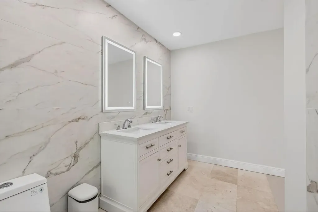 5735 Lakeview Mews Circle Boynton Beach FL 33437