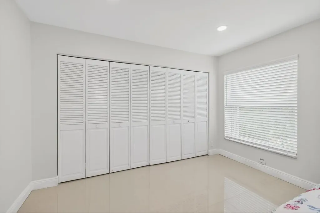 5735 Lakeview Mews Circle Boynton Beach FL 33437