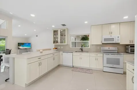 5735 Lakeview Mews Circle Boynton Beach FL 33437