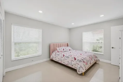 5735 Lakeview Mews Circle Boynton Beach FL 33437