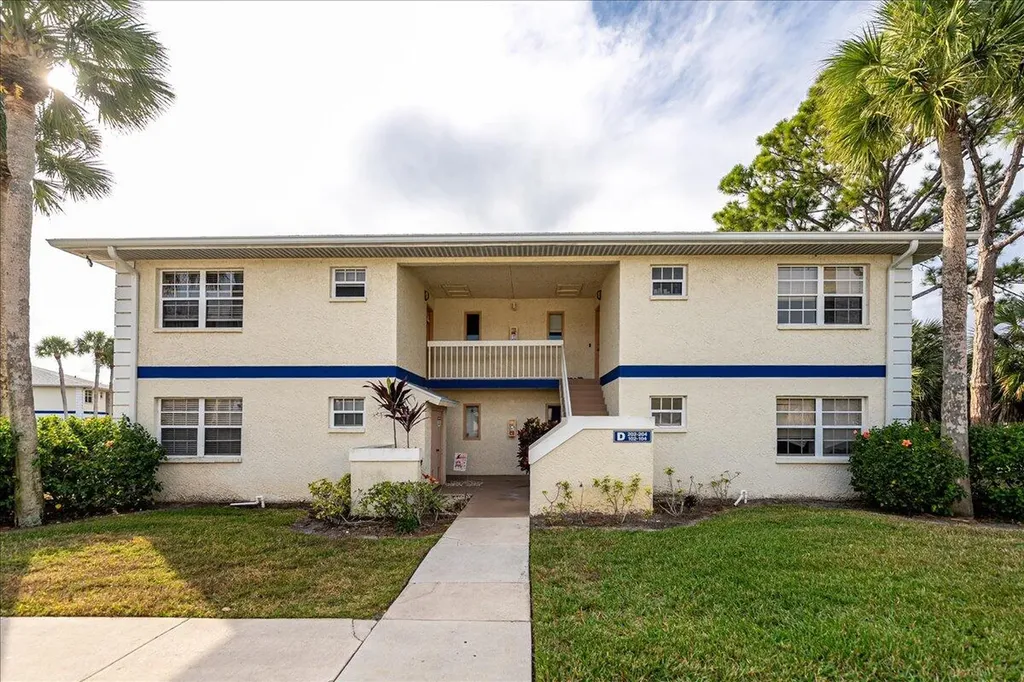 1506 SE Royal Green Circle Port St Lucie FL 34952