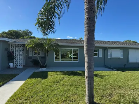 917 S Drive Terrace Delray Beach FL 33445