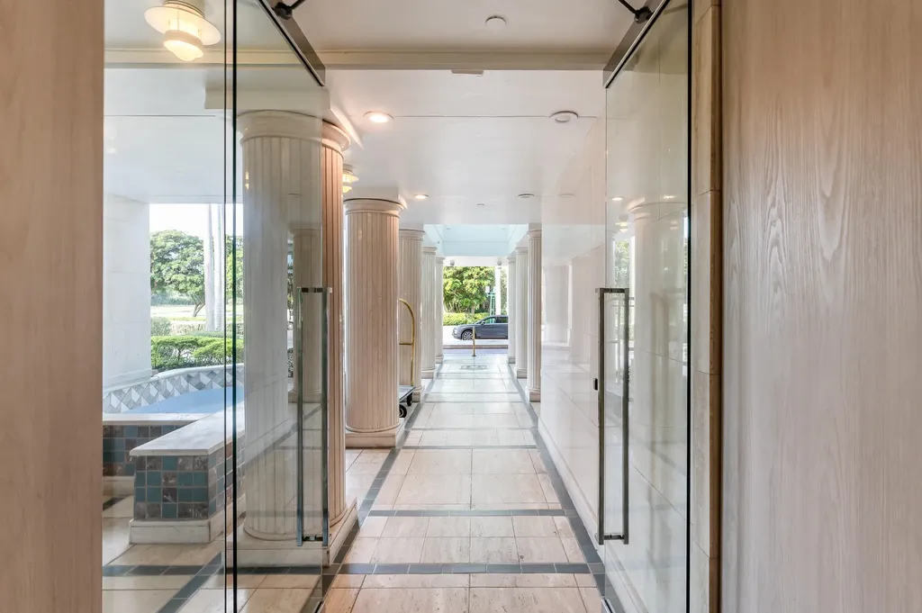 300 SE 5th Avenue Boca Raton FL 33432