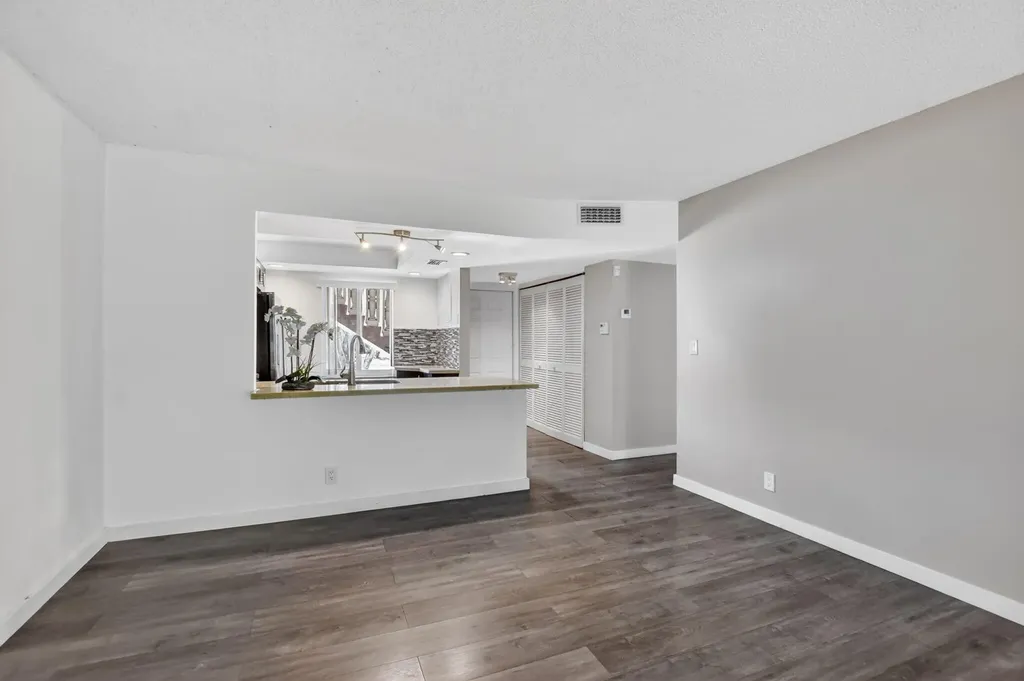 9220 SW 3rd Street Boca Raton FL 33428