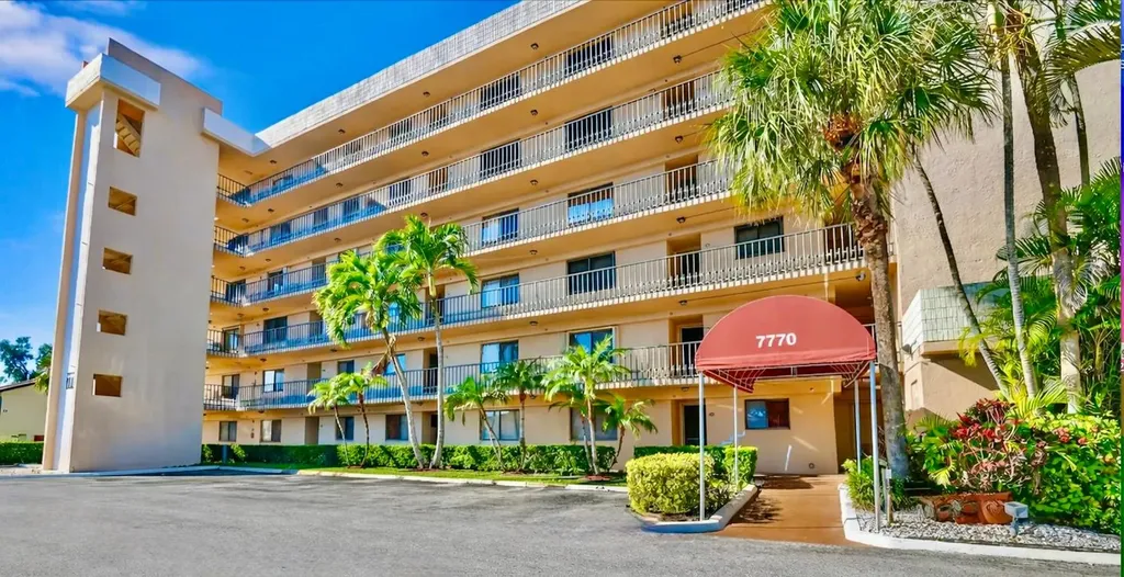 7770 Tahiti Lane Lake Worth FL 33467