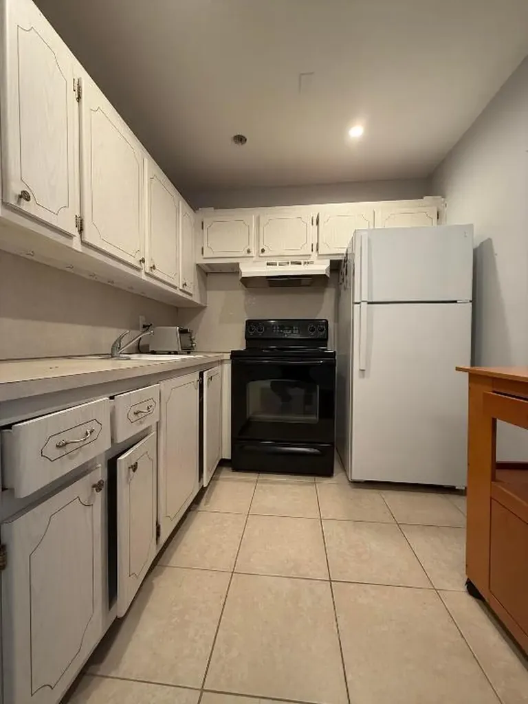 70 Easthampton C West Palm Beach FL 33417