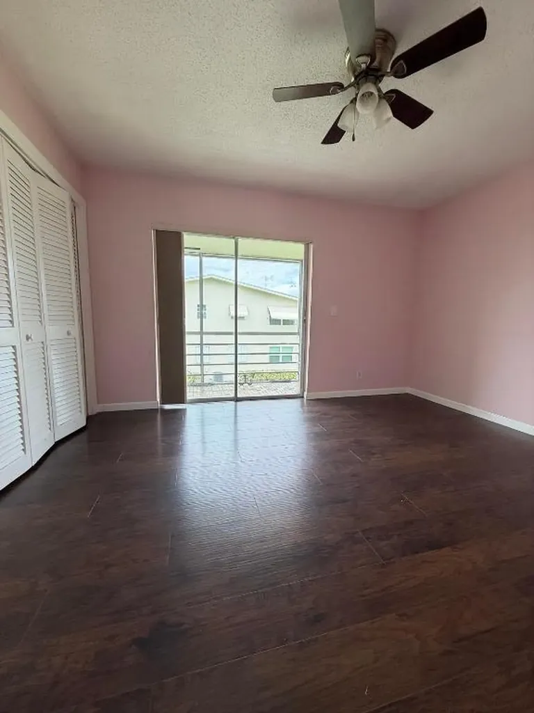 70 Easthampton C West Palm Beach FL 33417