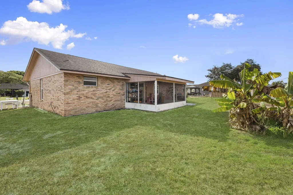449 SE Oakridge Drive Port St Lucie FL 34984