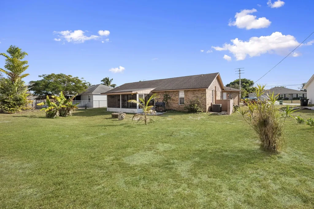 449 SE Oakridge Drive Port St Lucie FL 34984