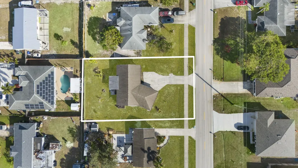 449 SE Oakridge Drive Port St Lucie FL 34984