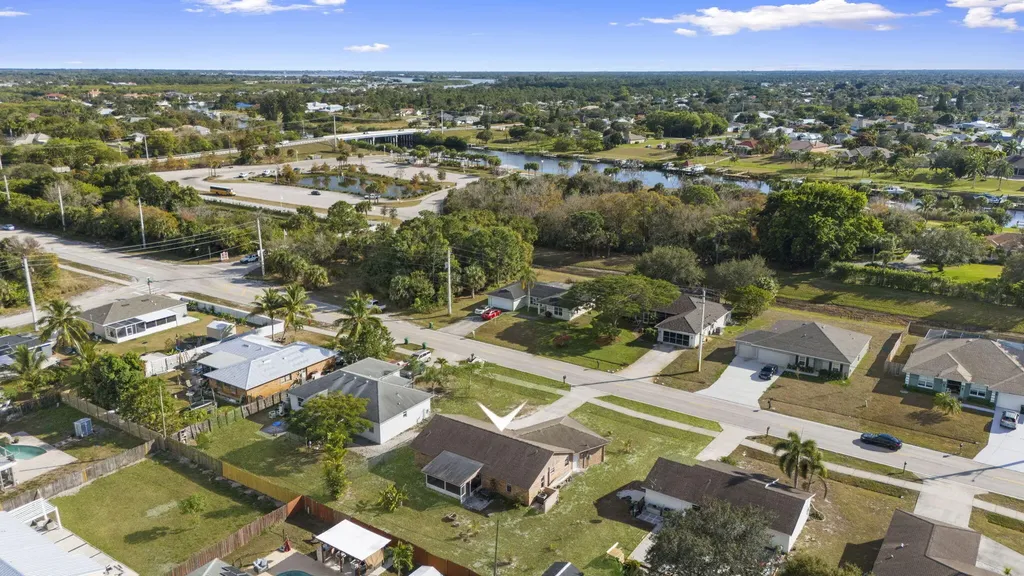 449 SE Oakridge Drive Port St Lucie FL 34984