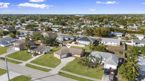 449 SE Oakridge Drive Port St Lucie FL 34984