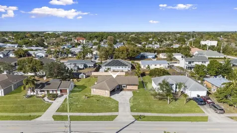 449 SE Oakridge Drive Port St Lucie FL 34984