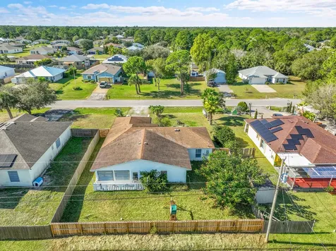 7856 101st Avenue Vero Beach FL 32967