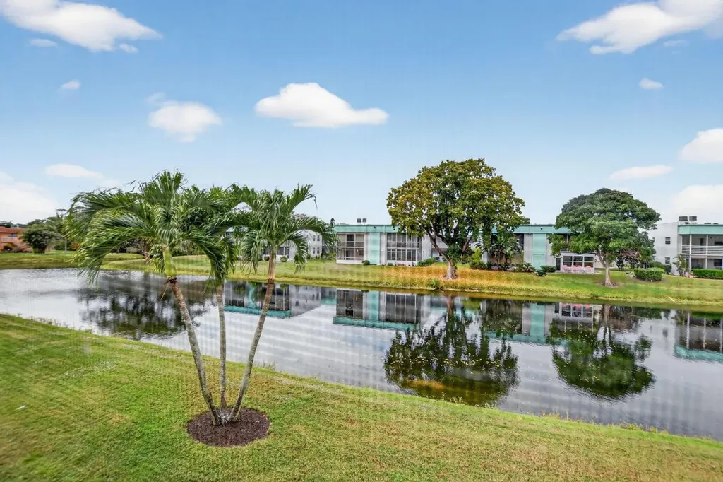 471 Monaco J Delray Beach FL 33446