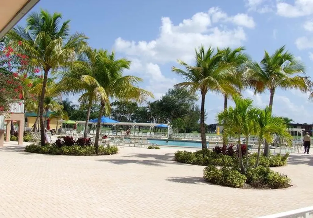 471 Monaco J Delray Beach FL 33446