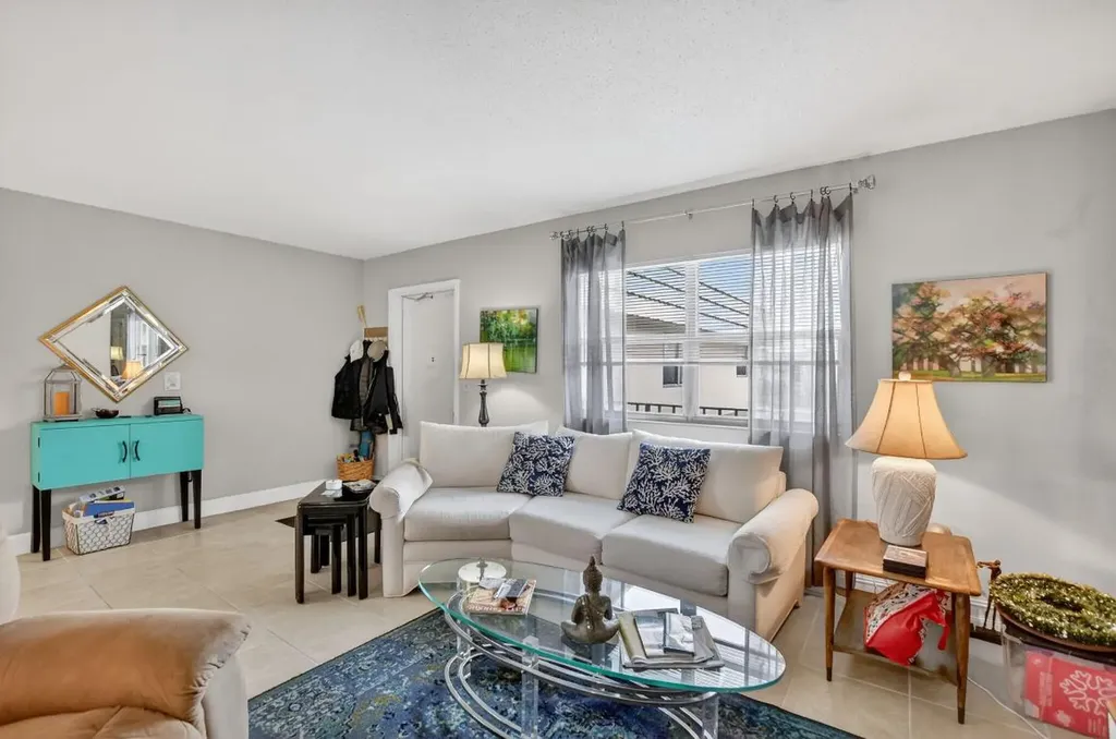 471 Monaco J Delray Beach FL 33446